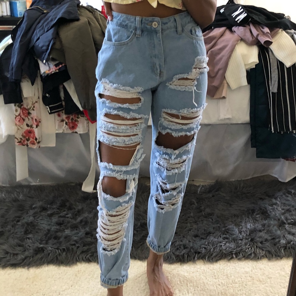 SUPER Distressed Boyfriend Jeans!